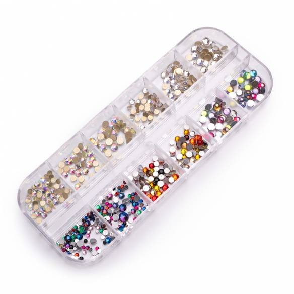 Cristale unghii tip Swarovski set 1440 buc marimi mixte 005