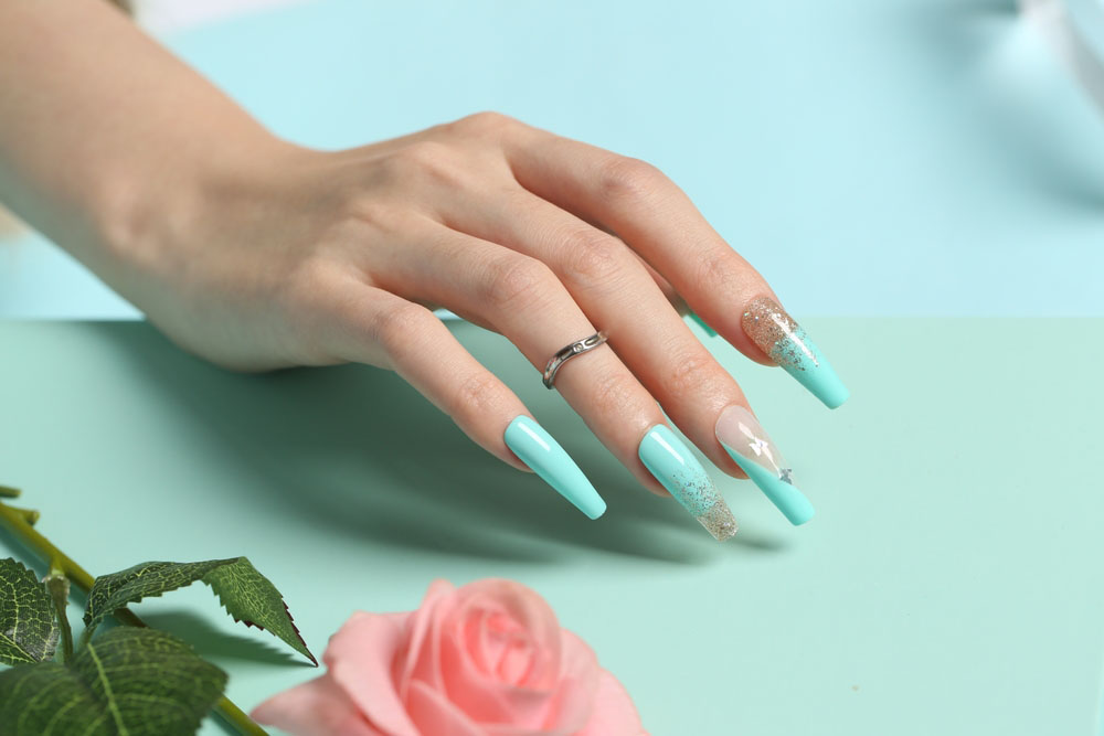 modele de unghii scurte rotunde vara