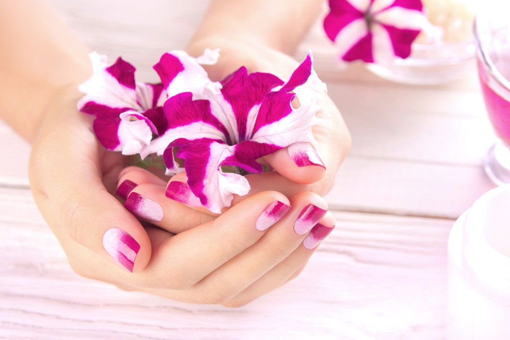 Modele de unghii baby boomer scurte