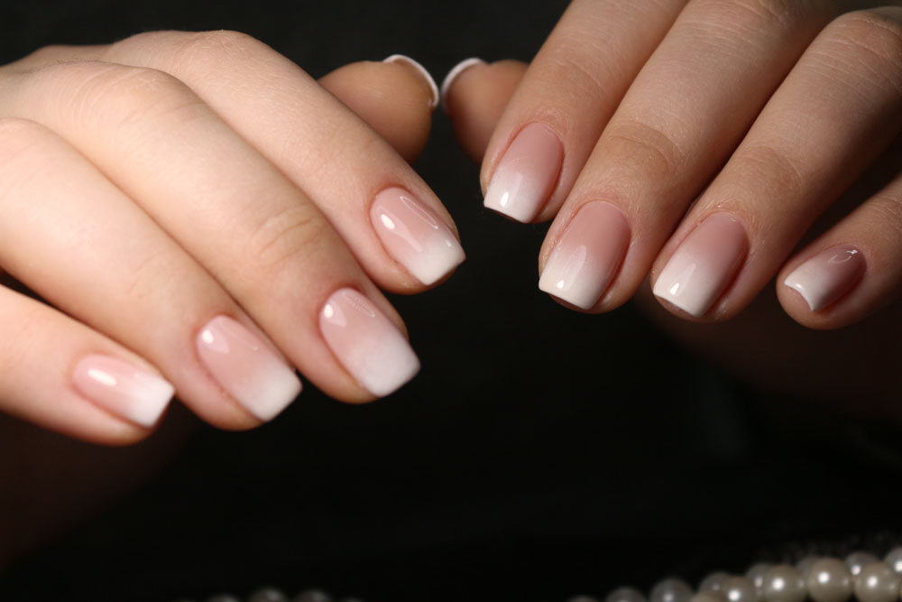 Modele de unghii baby boomer clasice