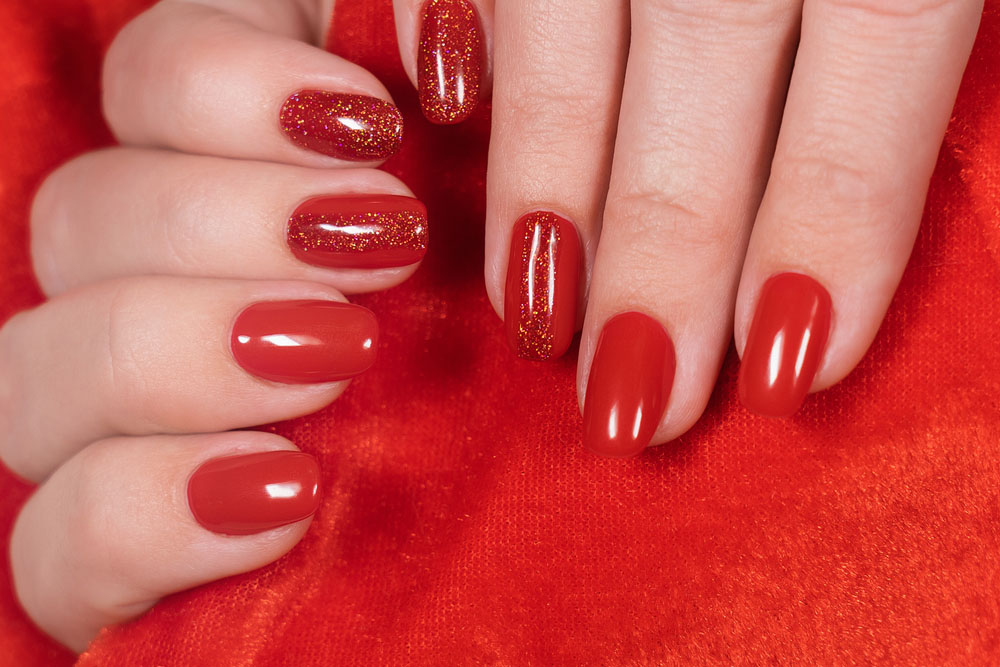 Modele de unghii cu gel rosii