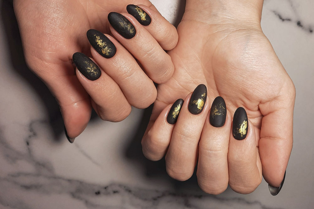 unghii-lungi-mate-negre-